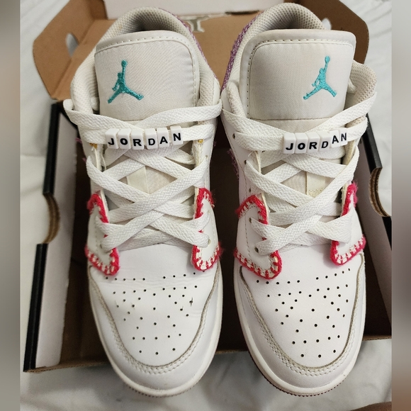 Air Jordan 1 LOW SE (GS) - Picture 7 of 9